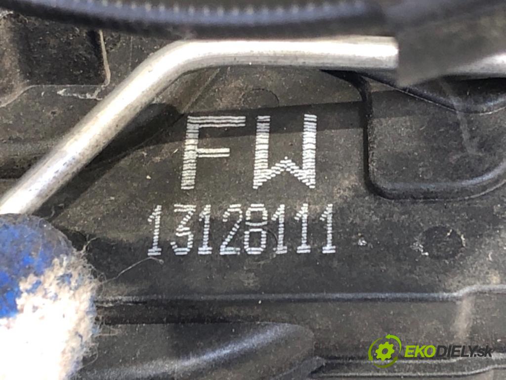 OPEL ASTRA H liftback 2004 74 kW 1.7 CDTI (L48) 1686 zámok dveře levý přední část 13128111