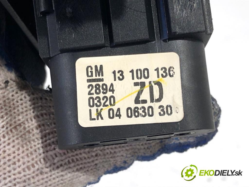 OPEL ASTRA H liftback 2004 74 kW 1.7 CDTI (L48) 1686 spínač světel 13124864
