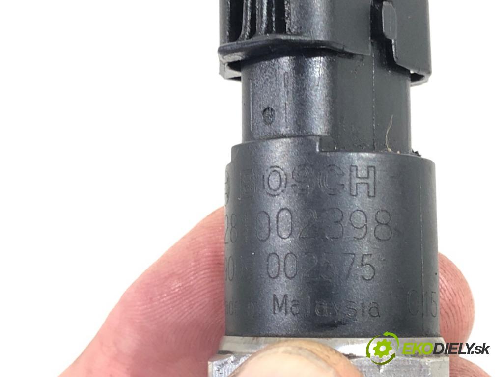 OPEL ASTRA H liftback 2004 74 kW 1.7 CDTI (L48) 1686 Snímač tlaku paliva 0281002398 (Snímač)