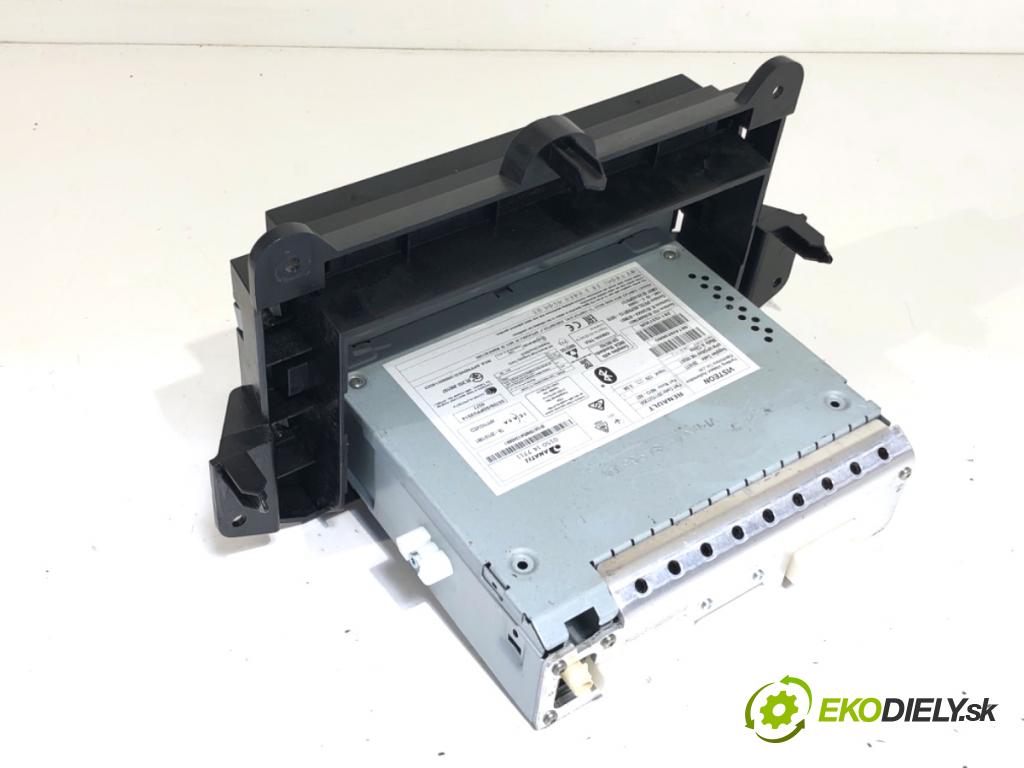 RENAULT TWINGO III liftback 2018 66 kW 0.9 TCe 90 898 RADIO 281153735R (Audio zariadenie)