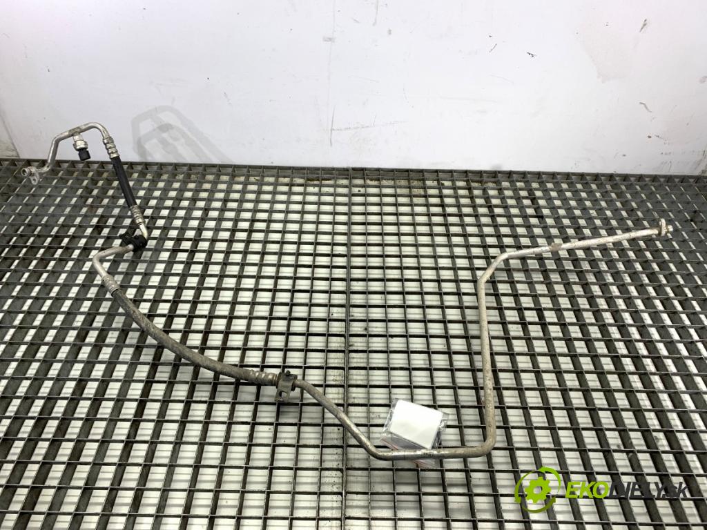 RENAULT TWINGO III liftback 2018 66 kW 0.9 TCe 90 898 rúrka klimatizácie  (Rúrka klimatizácie)