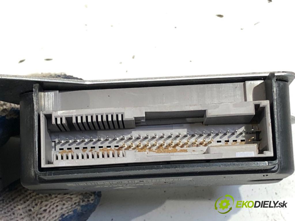 RENAULT TWINGO III liftback 2018 66 kW 0.9 TCe 90 898 senzor airbag 985101180R (Snímač)