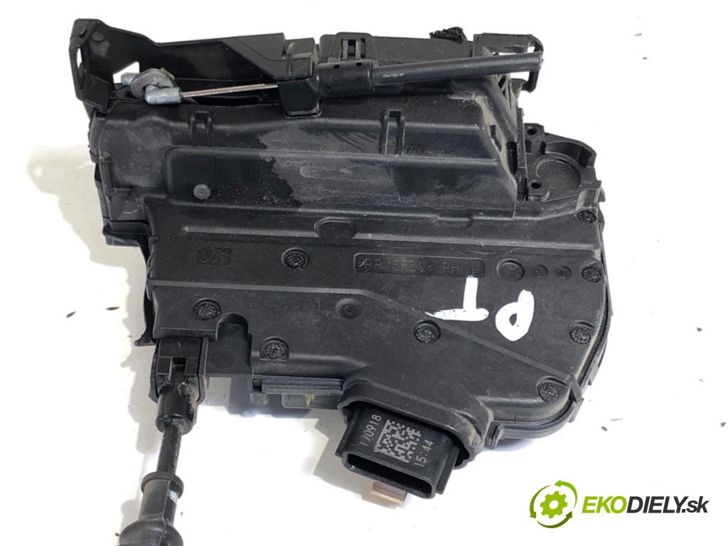 RENAULT TWINGO III liftback 2018 66 kW 0.9 TCe 90 898 zámok dveře pravý zadní část 825022177R