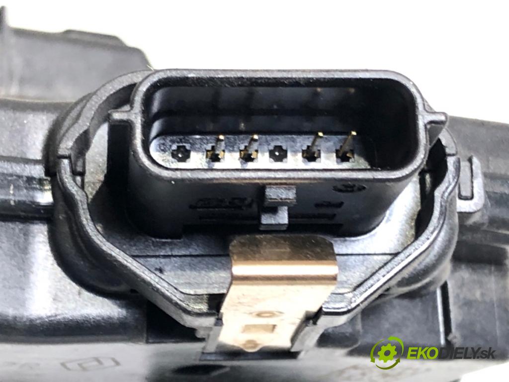 RENAULT TWINGO III liftback 2018 66 kW 0.9 TCe 90 898 zámok dveře pravý zadní část 825022177R