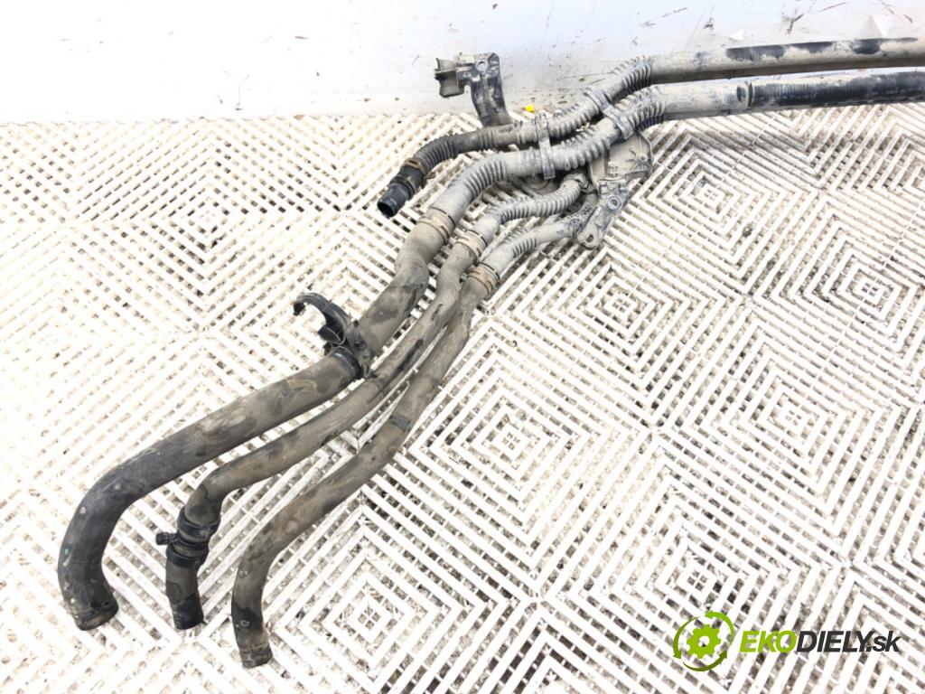 RENAULT TWINGO III liftback 2018 66 kW 0.9 TCe 90 898 Rúra vody