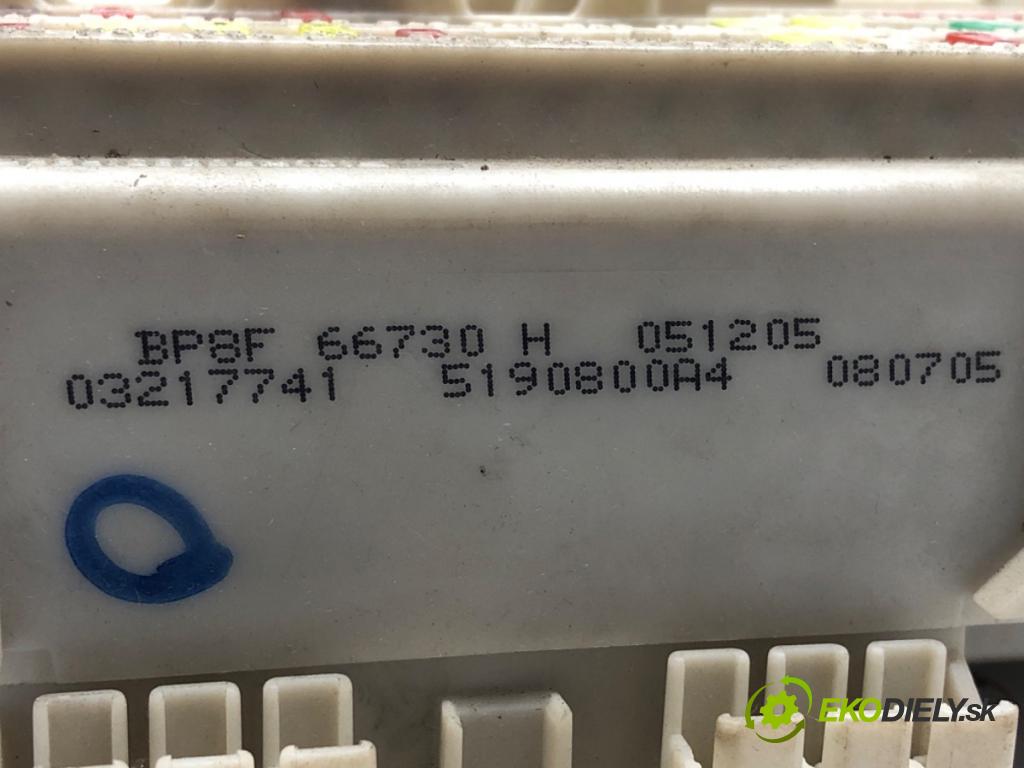 MAZDA 3 liftback 2006 77 kW 1.6 (BK14) 1598 Modul BSI BP8F66730H (Poistková skrinka)