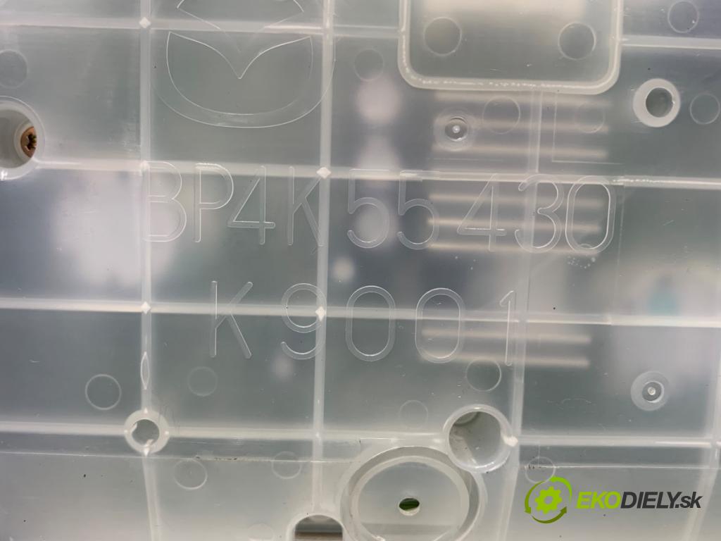 MAZDA 3 liftback 2006 77 kW 1.6 (BK14) 1598 Prístrojovka 4KBP4KB (Prístrojová doska)