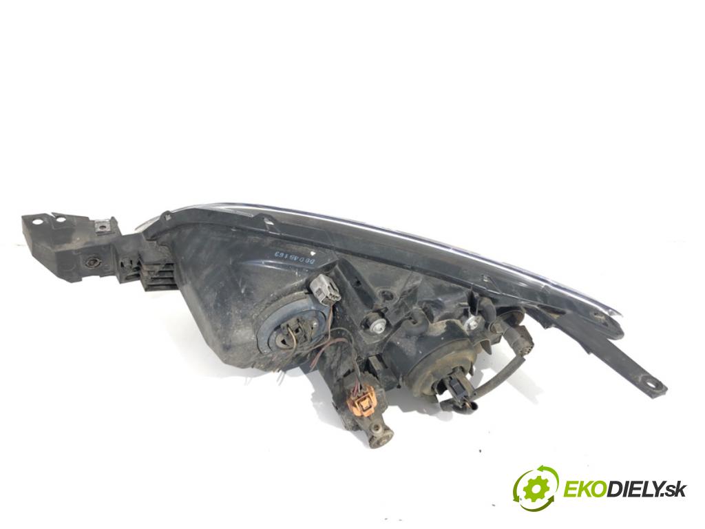 MAZDA 3 liftback 2005 80 kW 1.6 DI Turbo 1560 Svetlomet pravy predný