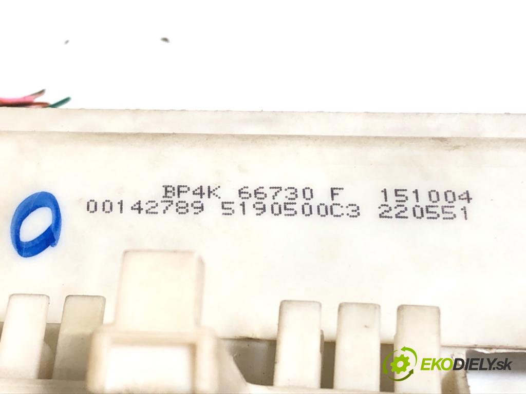 MAZDA 3 liftback 2005 80 kW 1.6 DI Turbo 1560 modul BSI BP4K66730F (Pojistková skříňka)