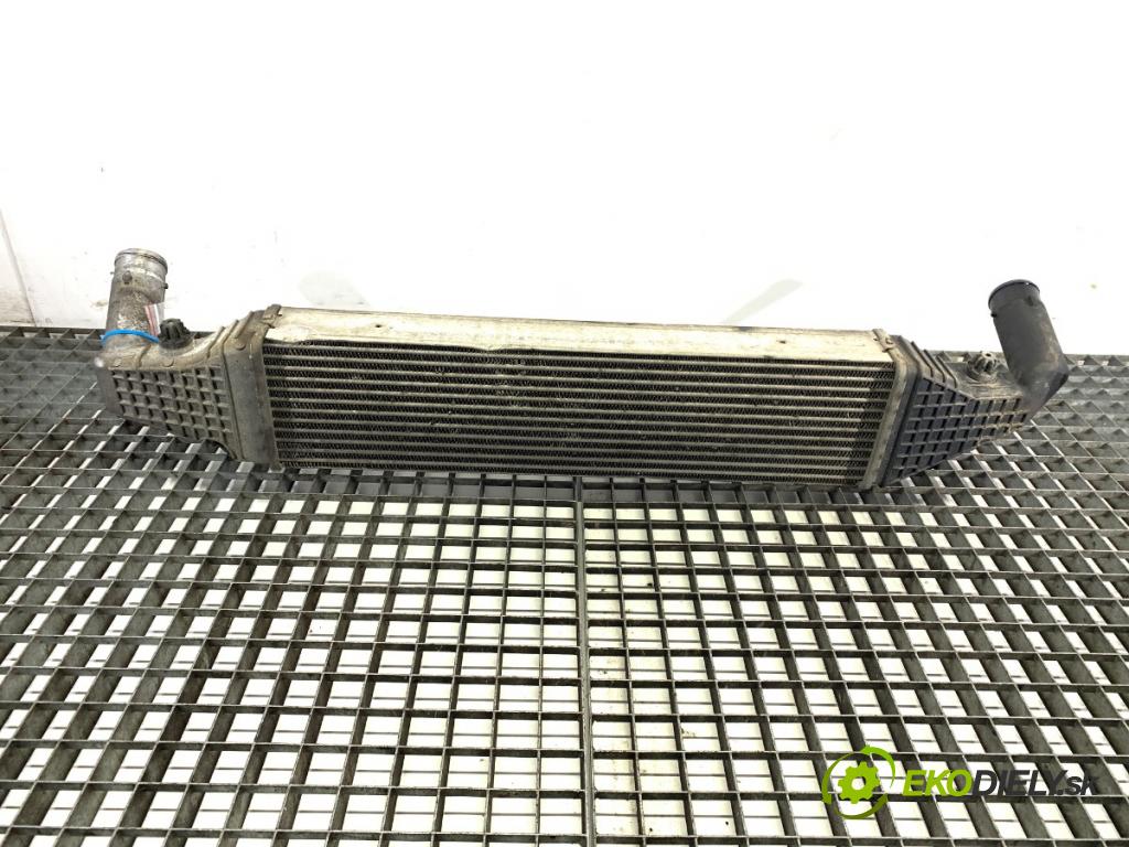 MAZDA 3 liftback 2005 80 kW 1.6 DI Turbo 1560 intercooler  (Intercooler (chladič stlačeného vzduchu))