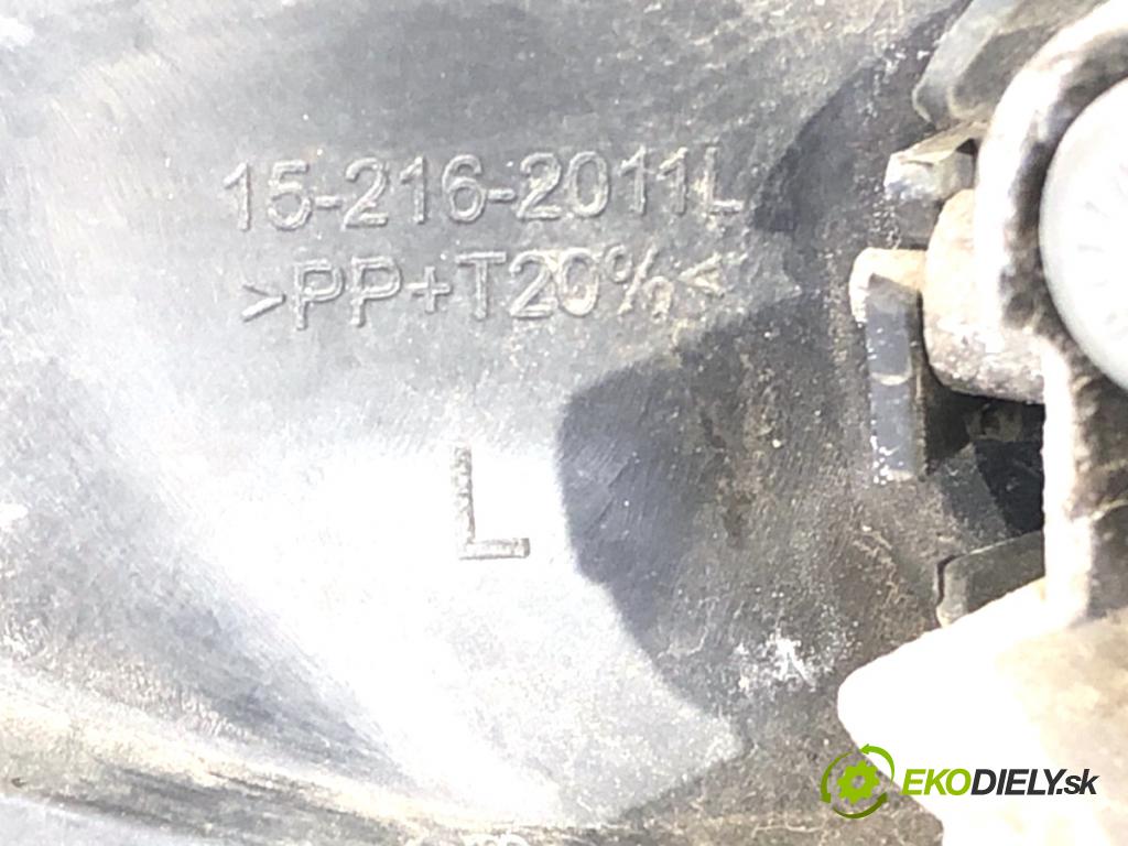 MAZDA 3 liftback 2005 80 kW 1.6 DI Turbo 1560 hmlové svetlo, hmlovka levý přední část