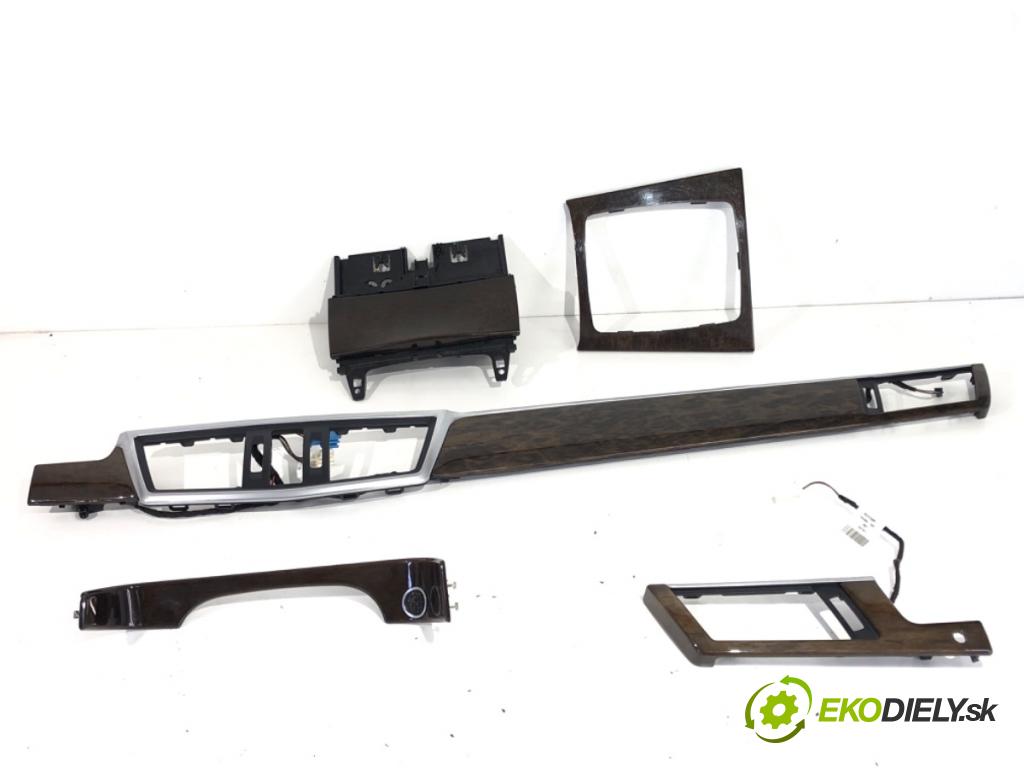 MERCEDES-BENZ S212 Kombi 2012 100 kW E 200 CDI / BlueTEC (212.205, 212.206) 2143 lišty kryt A212680XX71 A2126804507 (Lišta)