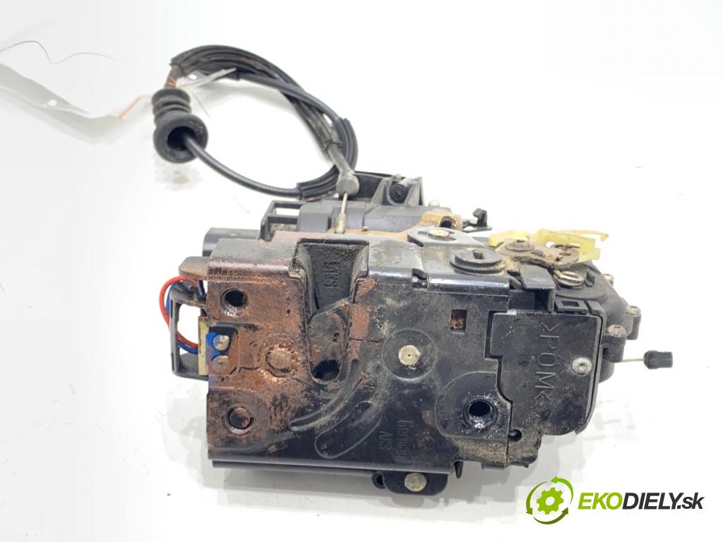 VW BORA Kombi 2001 96 kW 1.9 TDI 4motion 1896 zámok dveře pravý zadní část 