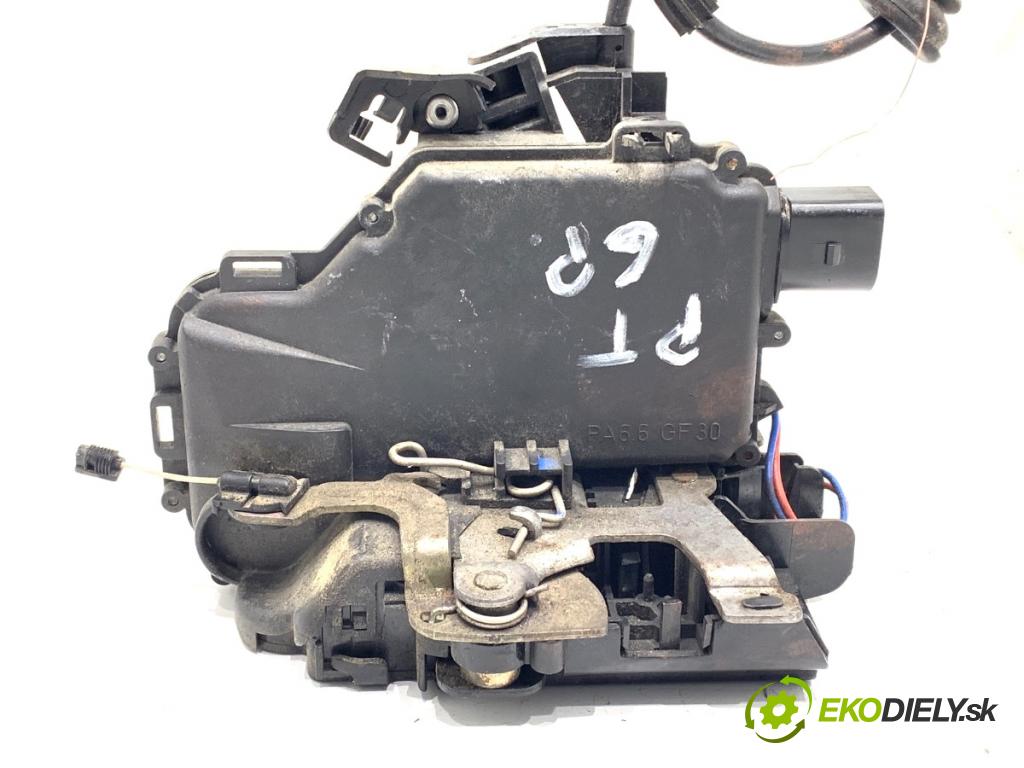 VW BORA Kombi 2001 96 kW 1.9 TDI 4motion 1896 zámok dveře pravý zadní část