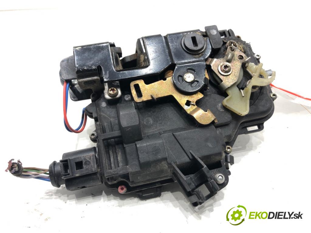 VW BORA Kombi 2001 96 kW 1.9 TDI 4motion 1896 zámok dveře levý zadní část