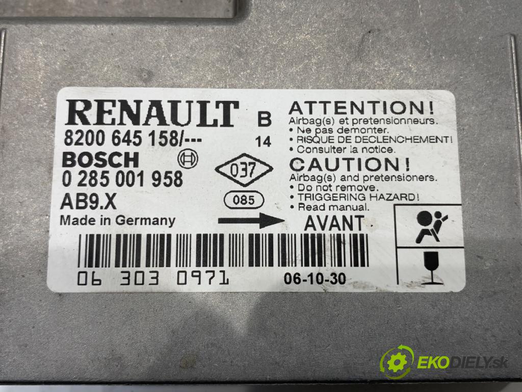 RENAULT CLIO III liftback 2007 50 kW 1.5 dCi (C/BR0G, C/BR1G) 1461 senzor airbag 8200645158 (Snímač)