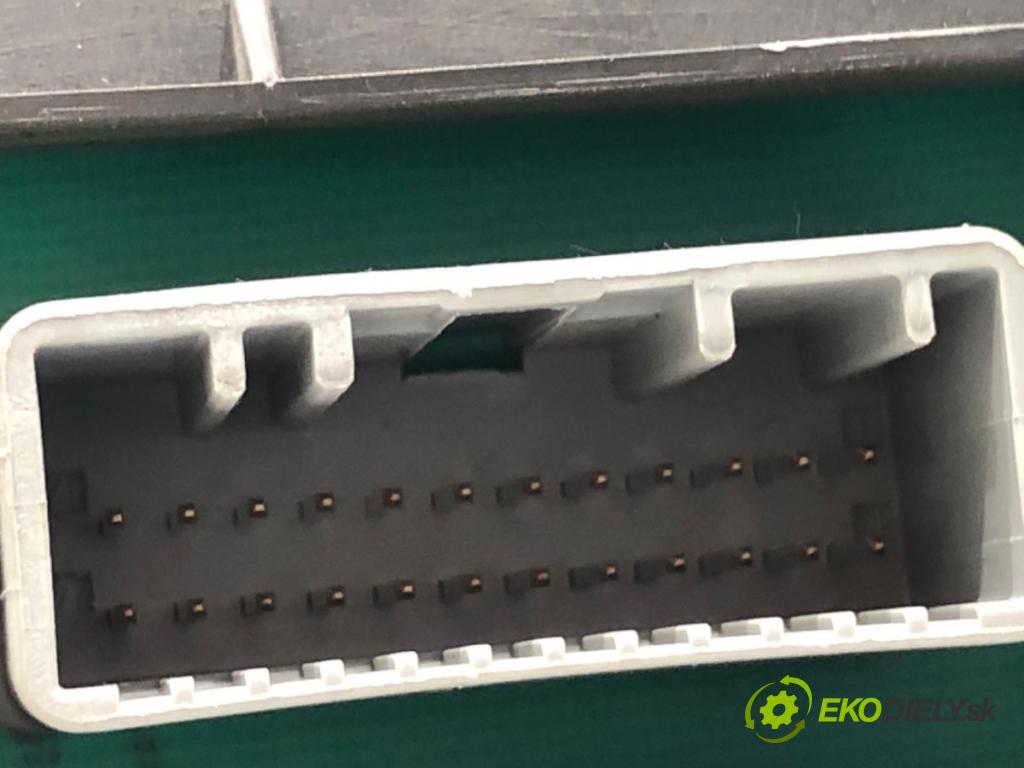 RENAULT CLIO III liftback 2007 50 kW 1.5 dCi (C/BR0G, C/BR1G) 1461 Prístrojovka 8200582702H (Prístrojová doska)