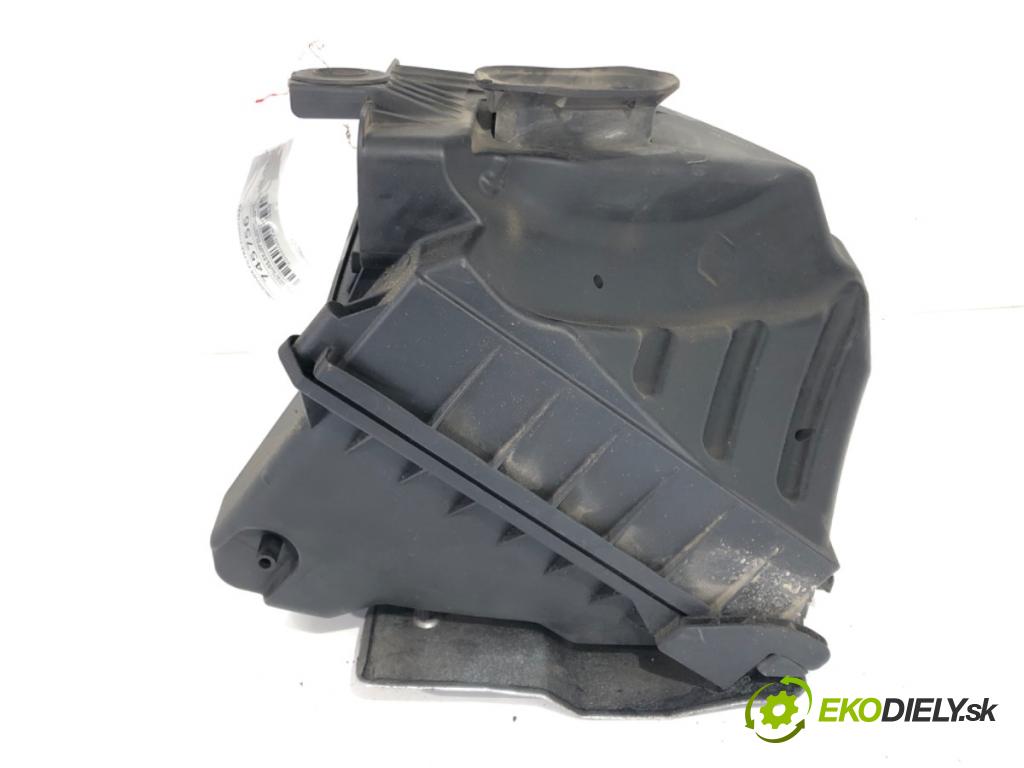 AUDI A4 B6 sedan 2004 96 kW 1.9 TDI 1896 Obal filtra vzduchu 038133835J (Obal vzduchového filtra)