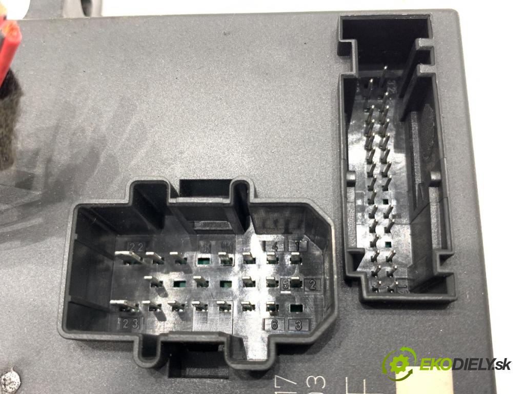 AUDI A4 B6 sedan 2004 96 kW 1.9 TDI 1896 Modul svetiel 8E0907279F (Riadiaca jednotka ostatné)