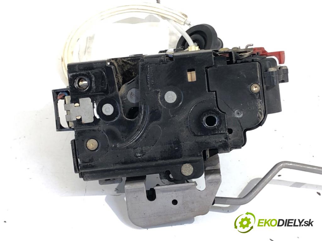 AUDI A2 liftback 2002 55 kW 1.4 1390 zámok dveře pravý přední část 8Z1837016E