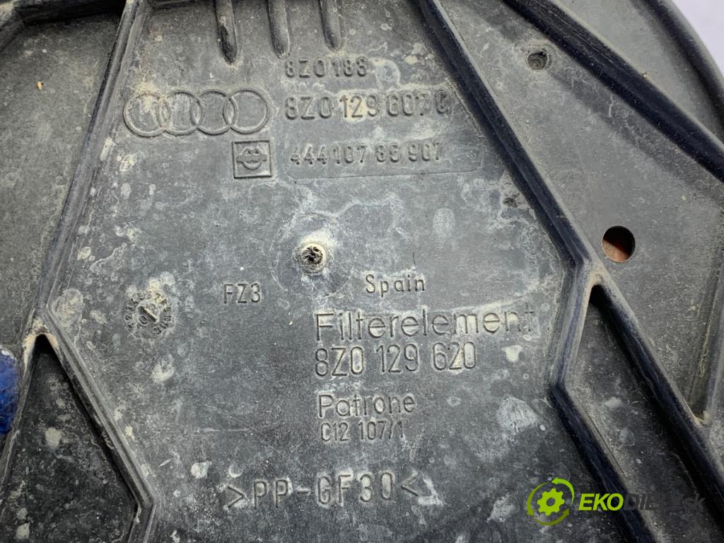 AUDI A2 liftback 2002 55 kW 1.4 1390 Obal filtra vzduchu 8Z0129607C (Obal vzduchového filtra)