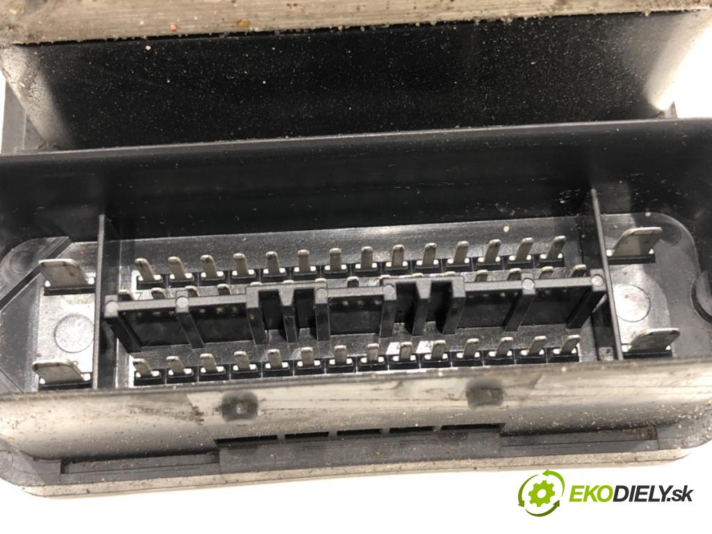 AUDI A2 liftback 2002 55 kW 1.4 1390 Pumpa ABS 8Z0907379C (Pumpa ABS)