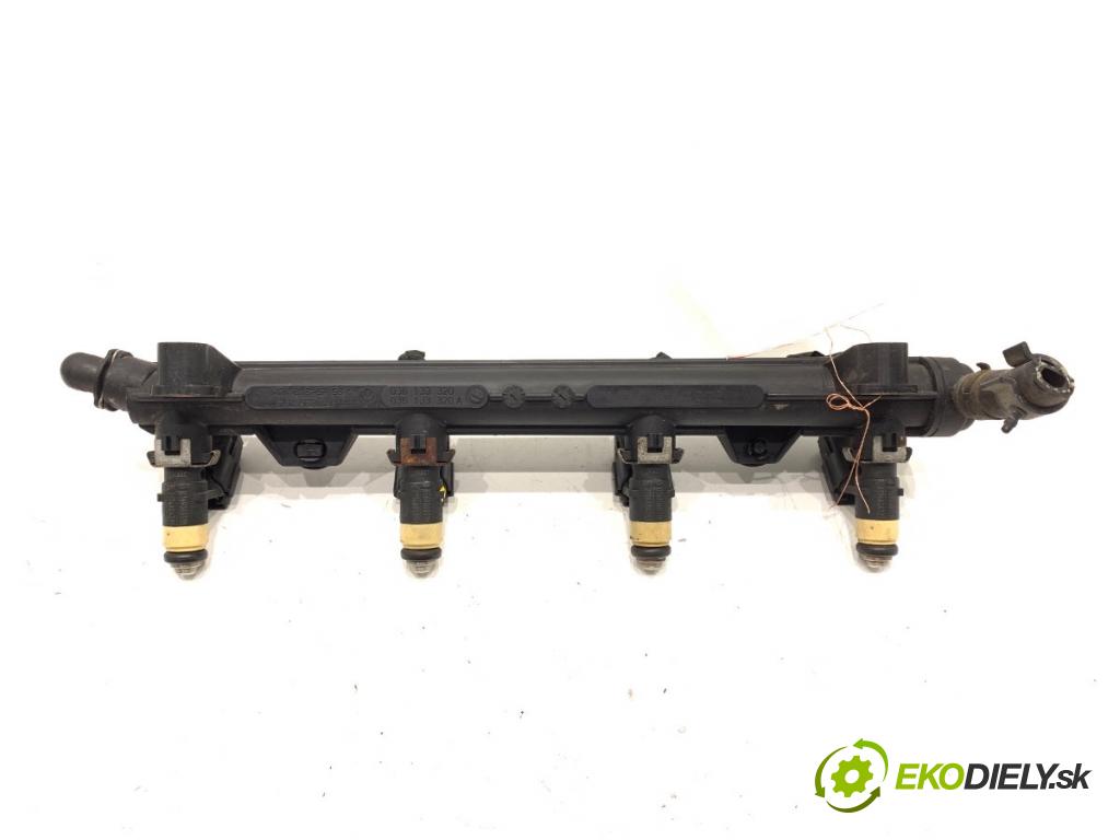 AUDI A2 liftback 2002 55 kW 1.4 1390 Lišta vstrekovacia 036906031M (Vstrekovacia lišta)