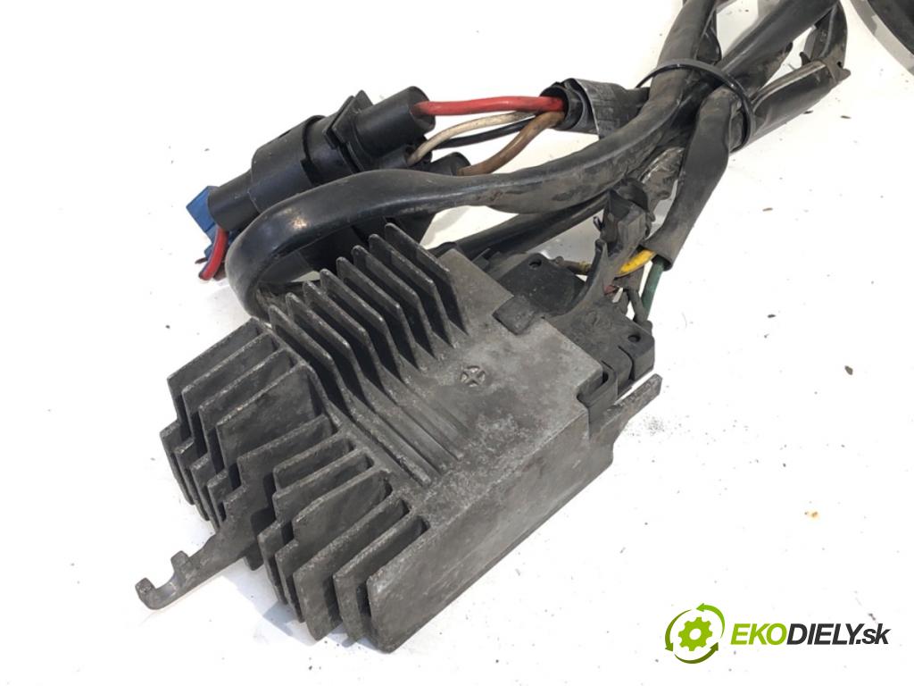 AUDI A4 B6 sedan 2001 96 kW 1.9 TDI 1896 Ventilátor klimatizácie 8E0959501F (Ventilátor chladiča klimatizácie)