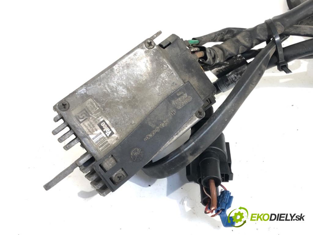 AUDI A4 B6 sedan 2001 96 kW 1.9 TDI 1896 Ventilátor klimatizácie 8E0959501F (Ventilátor chladiča klimatizácie)