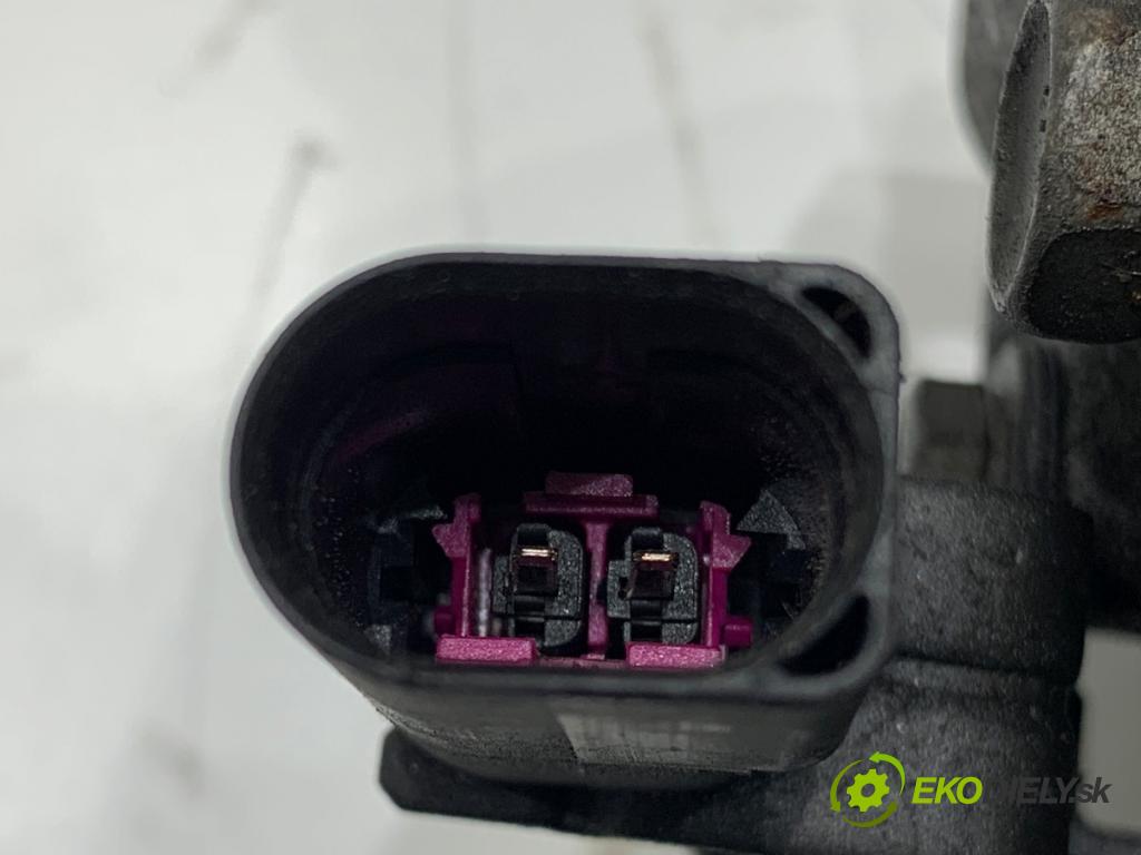 AUDI A4 B6 sedan 2001 96 kW 1.9 TDI 1896 Kompresor klimatizácie 447220-8424 (Kompresor klimatizácie)