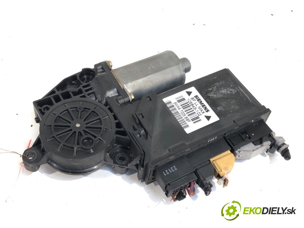 AUDI A4 B6 sedan 2001 96 kW 1.9 TDI 1896 motorek sťahovaní okna přední část pravý 0130821764 (Klika dveří ostatní)