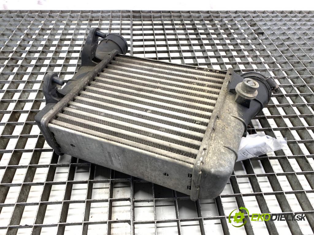 AUDI A4 B6 sedan 2001 96 kW 1.9 TDI 1896 intercooler 8E0145805F (Intercooler (chladič nasávaného vzduchu))