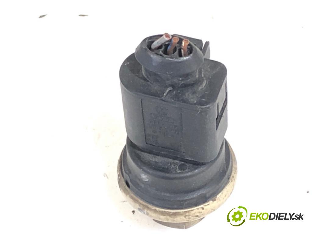 AUDI A4 B6 sedan 2001 96 kW 1.9 TDI 1896 Snímač klimatizácie 8Z0959126 (Snímač klimatizácie)