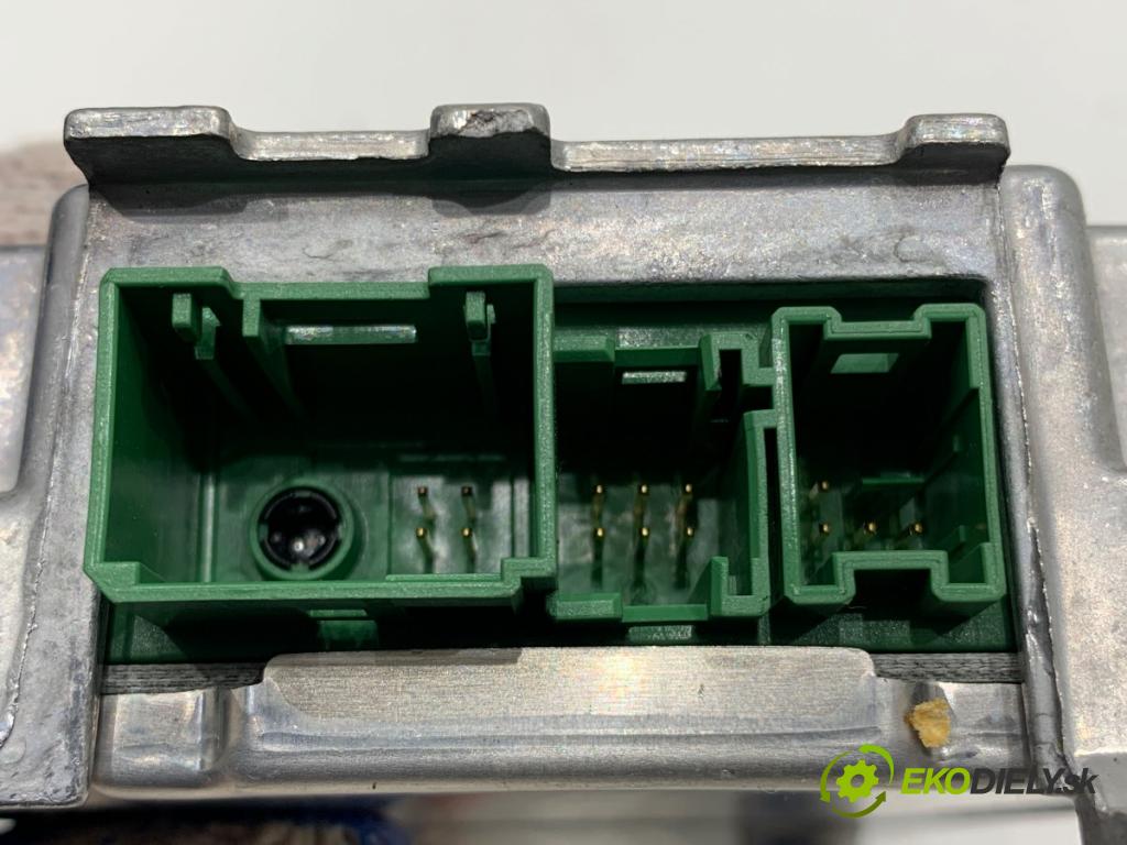 BMW E60 sedan 2004 130 kW 525 d 2497 senzor airbag 6952993 (Snímač)