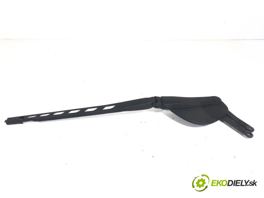 BMW E60 sedan 2004 130 kW 525 d 2497 ramena stěrače přední část pravé 7035103