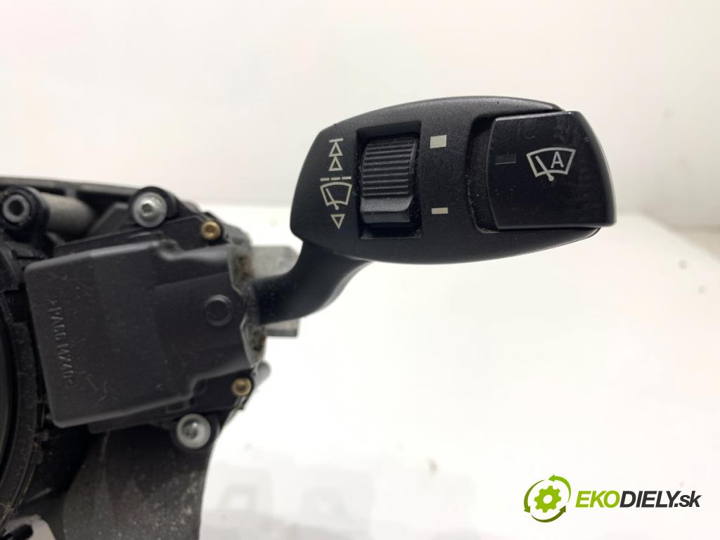 BMW E60 sedan 2004 130 kW 525 d 2497 Prepínač kombinovaný 6952960 (Prepínacie páčky pod volantom)