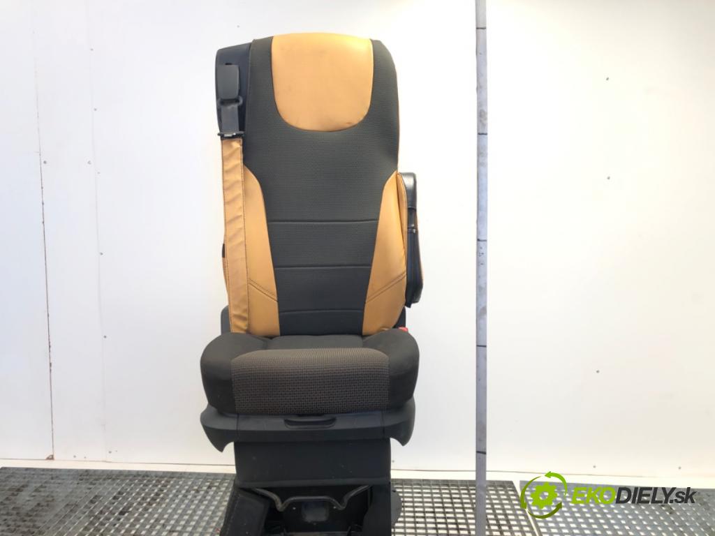 DAF N  2015    Sedadlo pravy predný 