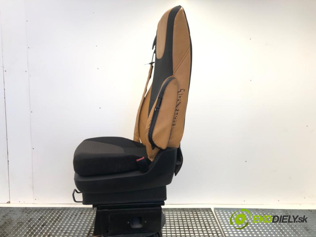 DAF N  2015    Sedadlo pravy predný