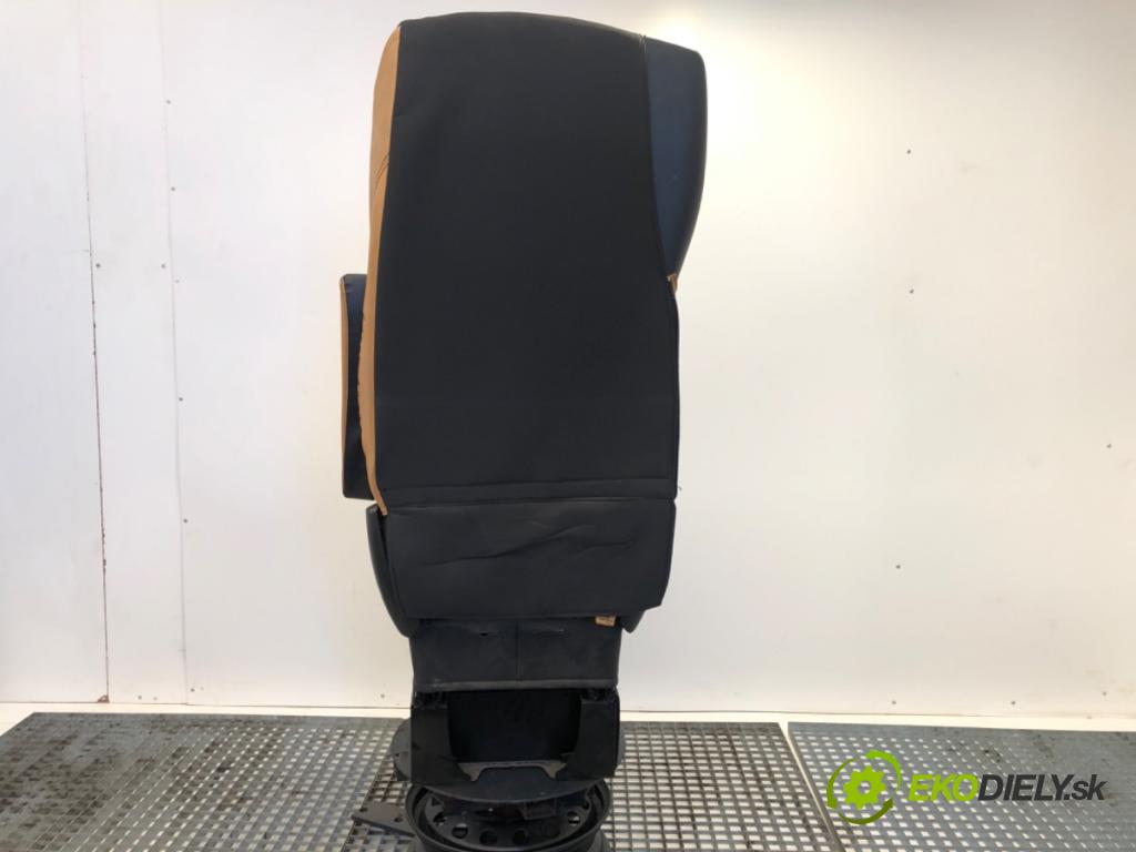 DAF N  2015    Sedadlo pravy predný