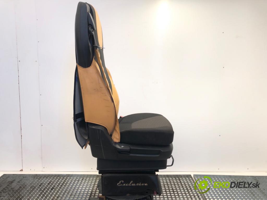 DAF N  2015    Sedadlo pravy predný