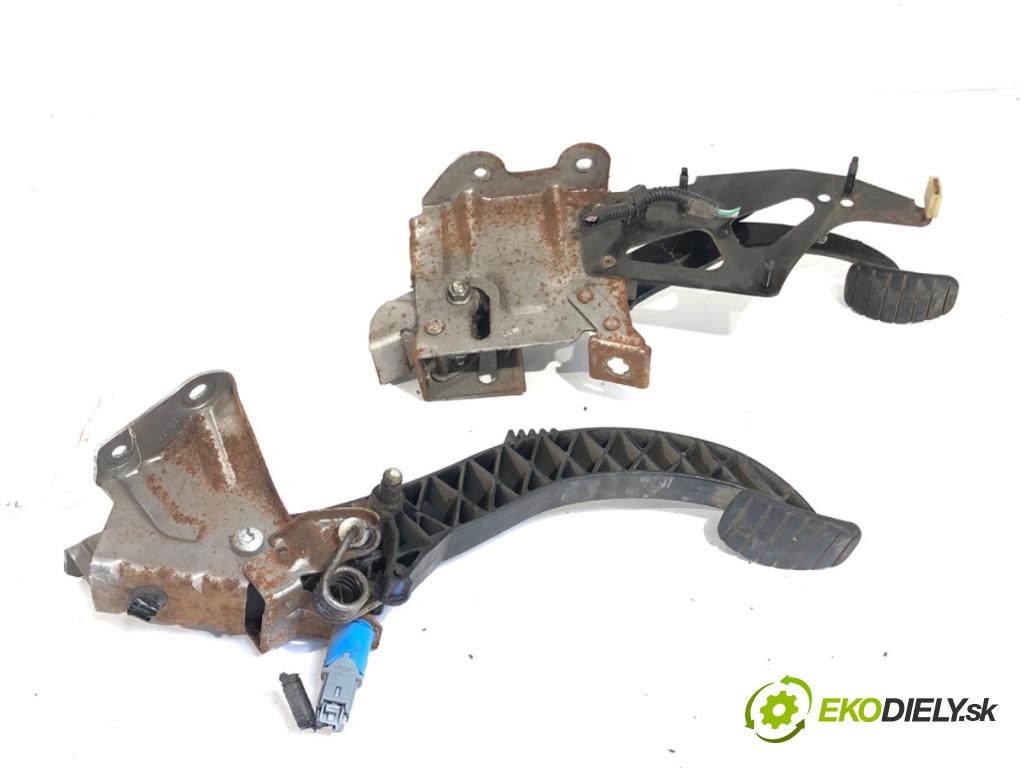 RENAULT KANGOO II nadwozie wielkoprzestrzenne (MPV) 2008 63 kW 1.5 dCi 85 (KW0K, KW0L, KW0B) 1461 PEDÁL: manuálne 30004321 30005432 (Potenciometer plynového pedálu)