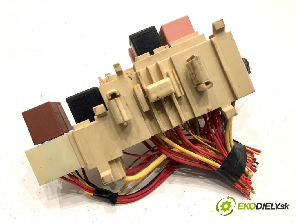 RENAULT KANGOO II nadwozie wielkoprzestrzenne (MPV) 2008 63 kW 1.5 dCi 85 (KW0K, KW0L, KW0B) 1461 skříňka poistková 8200574970-C (Pojistková skříňka)