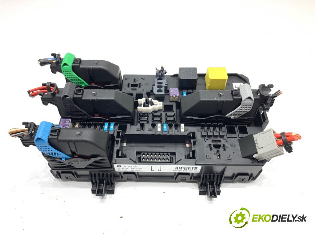 OPEL ASTRA H liftback 2009 66 kW 1.3 CDTI (L48) 1248 modul BSI 13268287 (Pojistková skříňka)