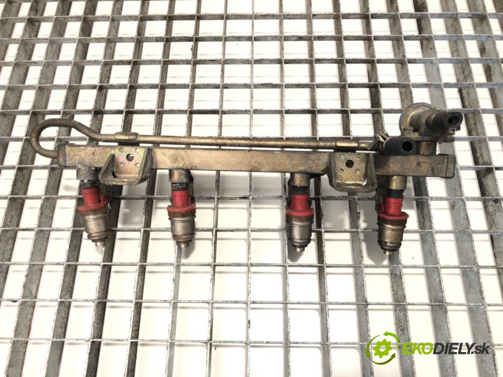 FORD MAVERICK SUV 1993 91 kW 2.4 i 2389 Lišta vstrekovacia  (Vstrekovacia lišta)