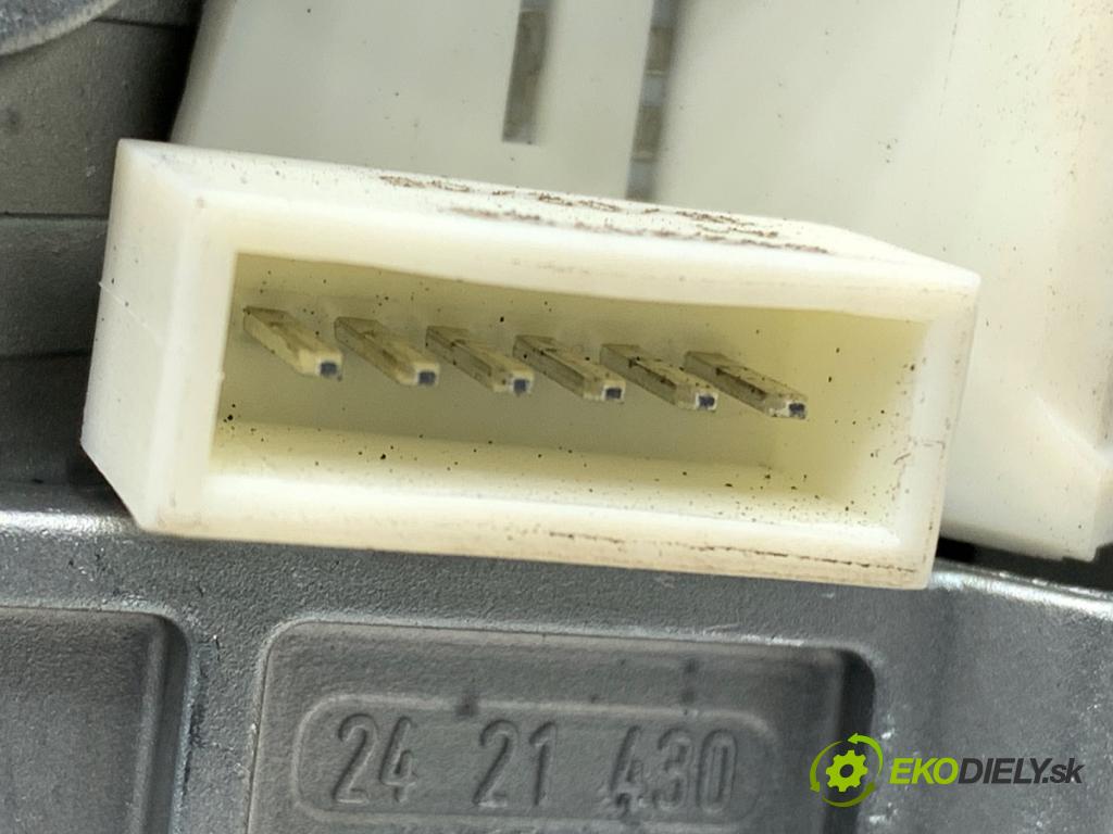 OPEL ZAFIRA B nadwozie wielkoprzestrzenne (MPV) 2006 74 kW 1.9 CDTI (M75) 1910 spinačka 2421430 (Spínacia skrinka)