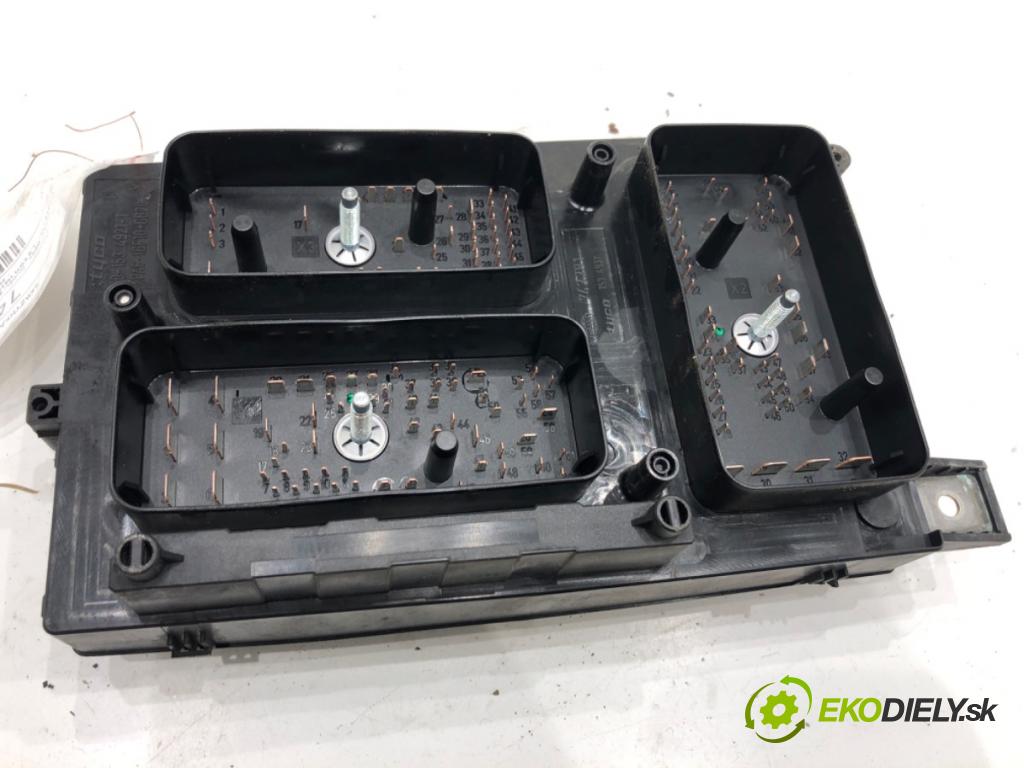 OPEL ZAFIRA B nadwozie wielkoprzestrzenne (MPV) 2006 74 kW 1.9 CDTI (M75) 1910 skříňka poistková 13206746 (Pojistková skříňka)