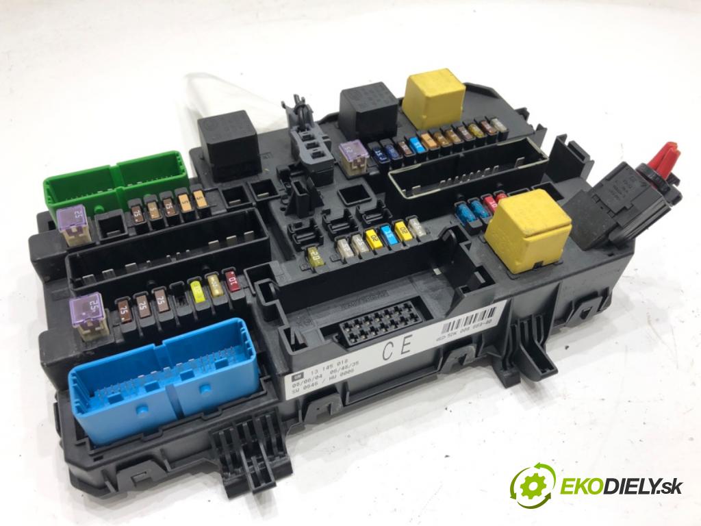 OPEL ZAFIRA B nadwozie wielkoprzestrzenne (MPV) 2006 74 kW 1.9 CDTI (M75) 1910 modul BSI 13145018 (Pojistková skříňka)