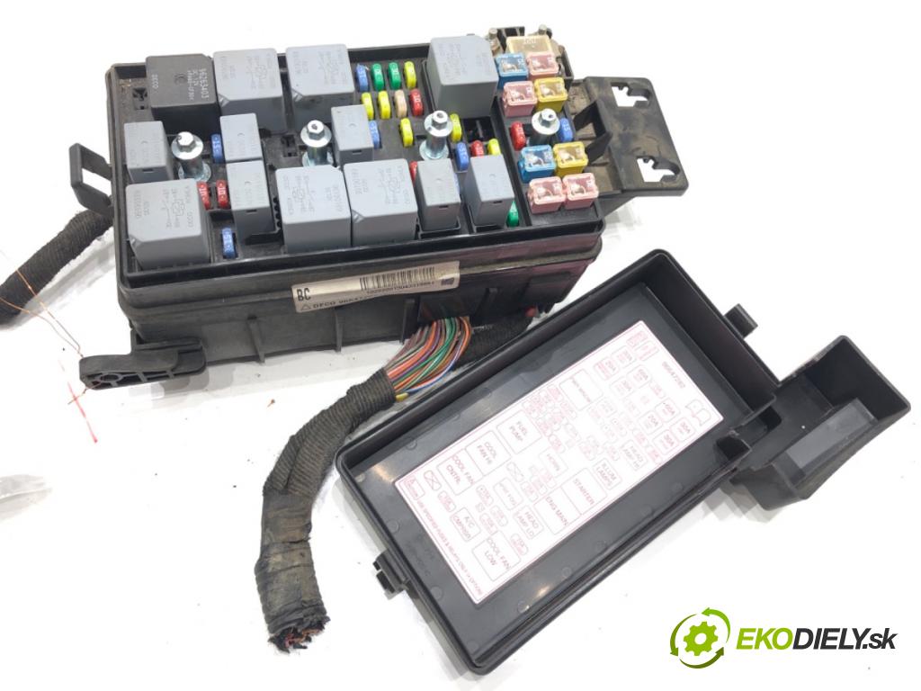 CHEVROLET EPICA sedan 2006 105 kW 2.0 1993 skříňka poistková 96647287 (Pojistková skříňka)