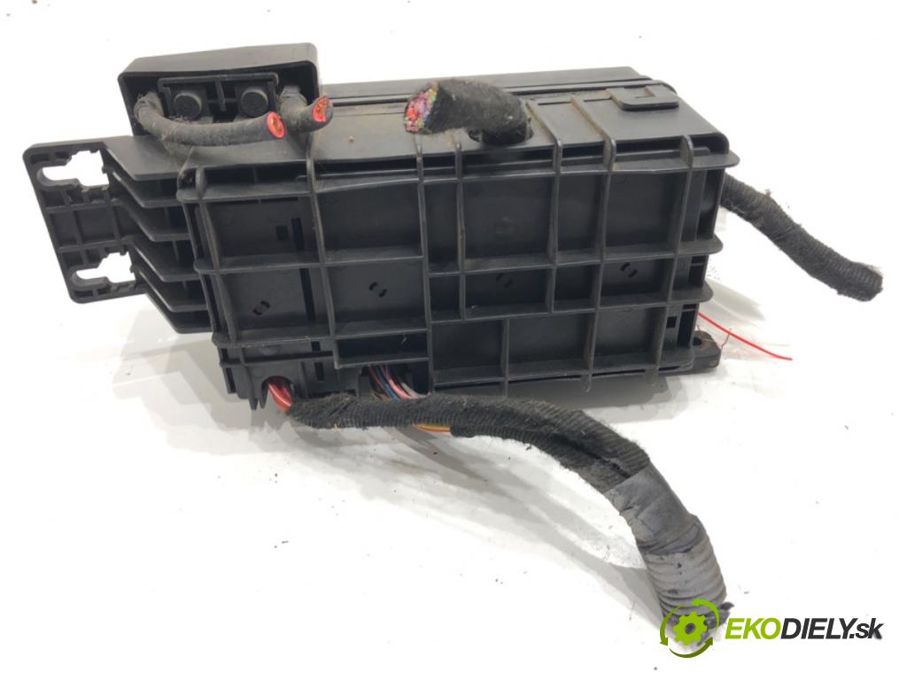 CHEVROLET EPICA sedan 2006 105 kW 2.0 1993 skříňka poistková 96647287 (Pojistková skříňka)