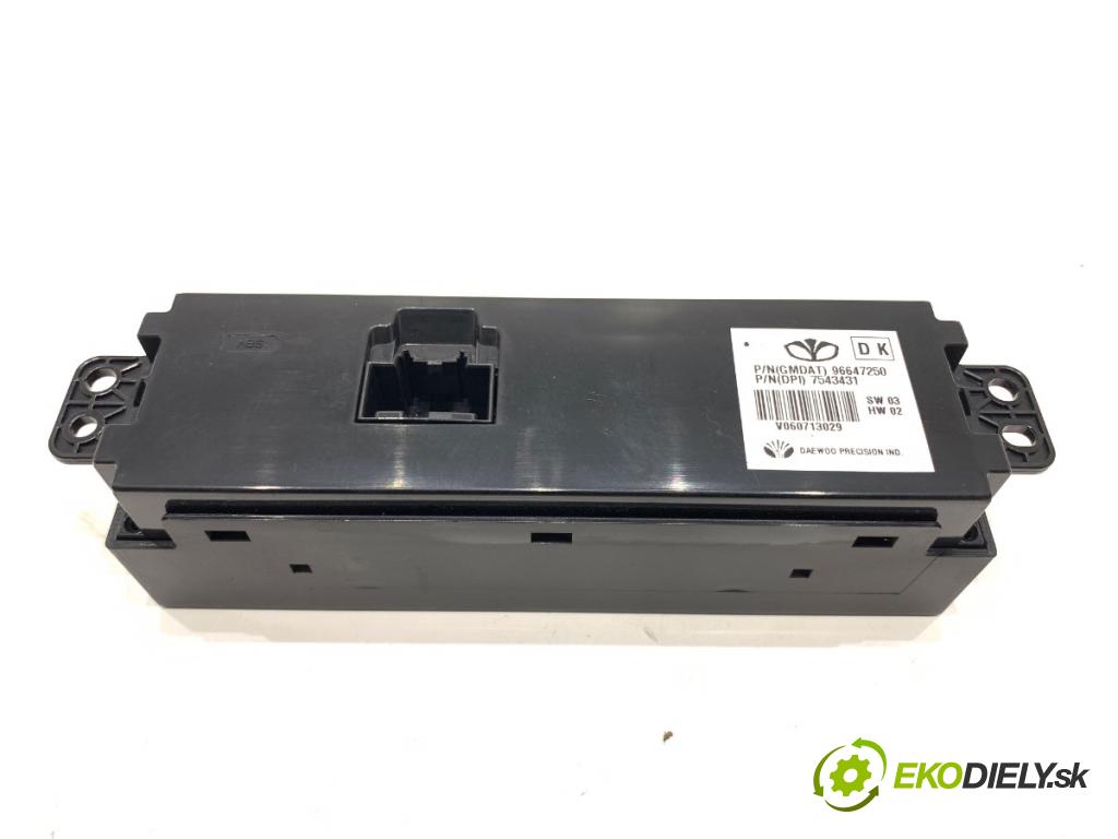 CHEVROLET EPICA sedan 2006 105 kW 2.0 1993 Dislpej 96647250 (Prístrojová doska)